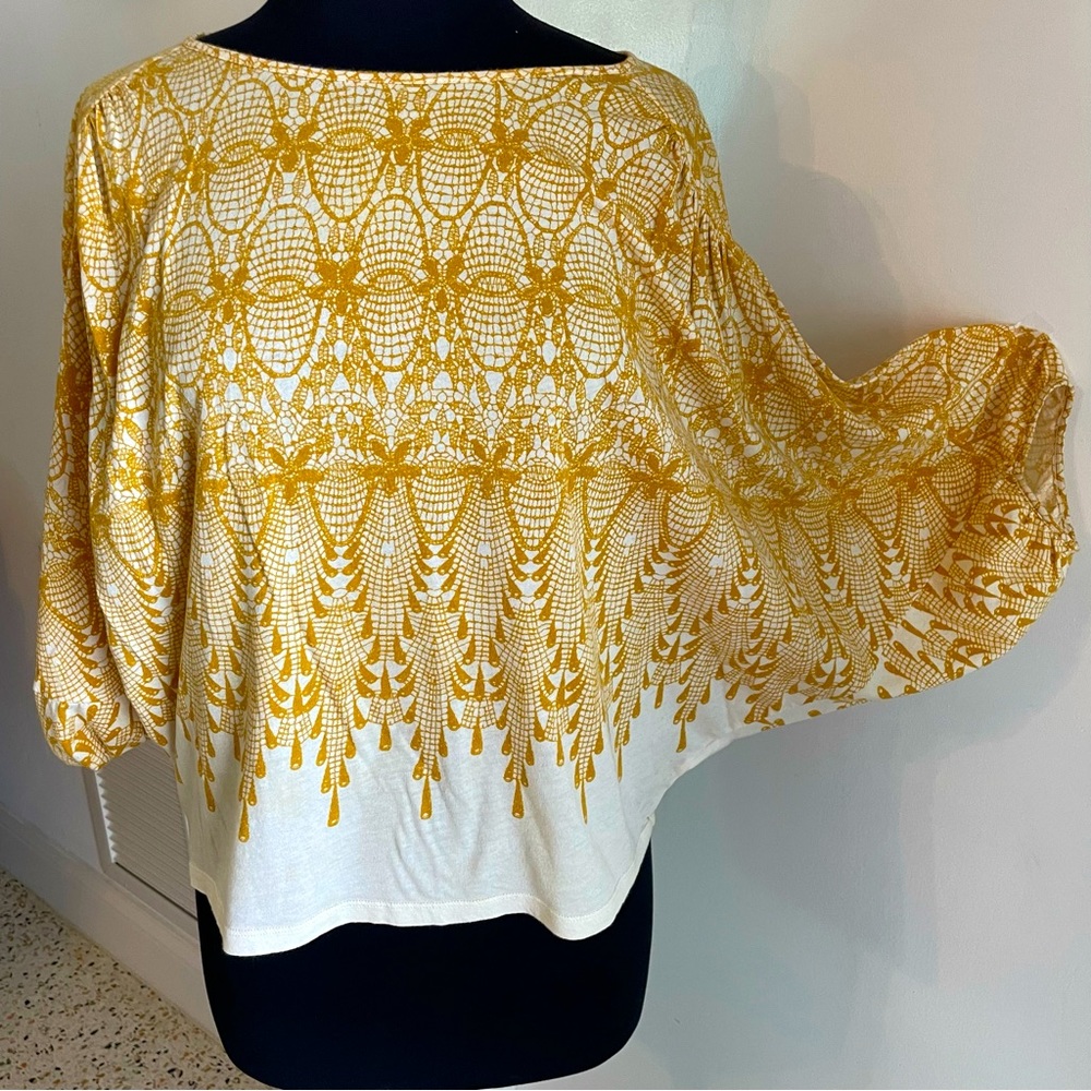 ANTHROPOLOGIE DELETTA Wing Sleeve Knit print Top! Pretty Print! Loose fit!